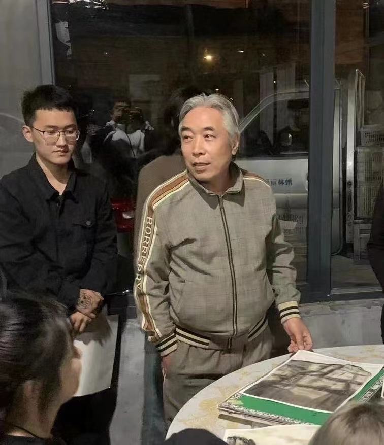 孟显波+生活照.jpg 孟显波+生活照.jpg